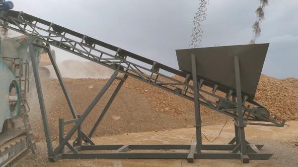 Конвейер с бункером